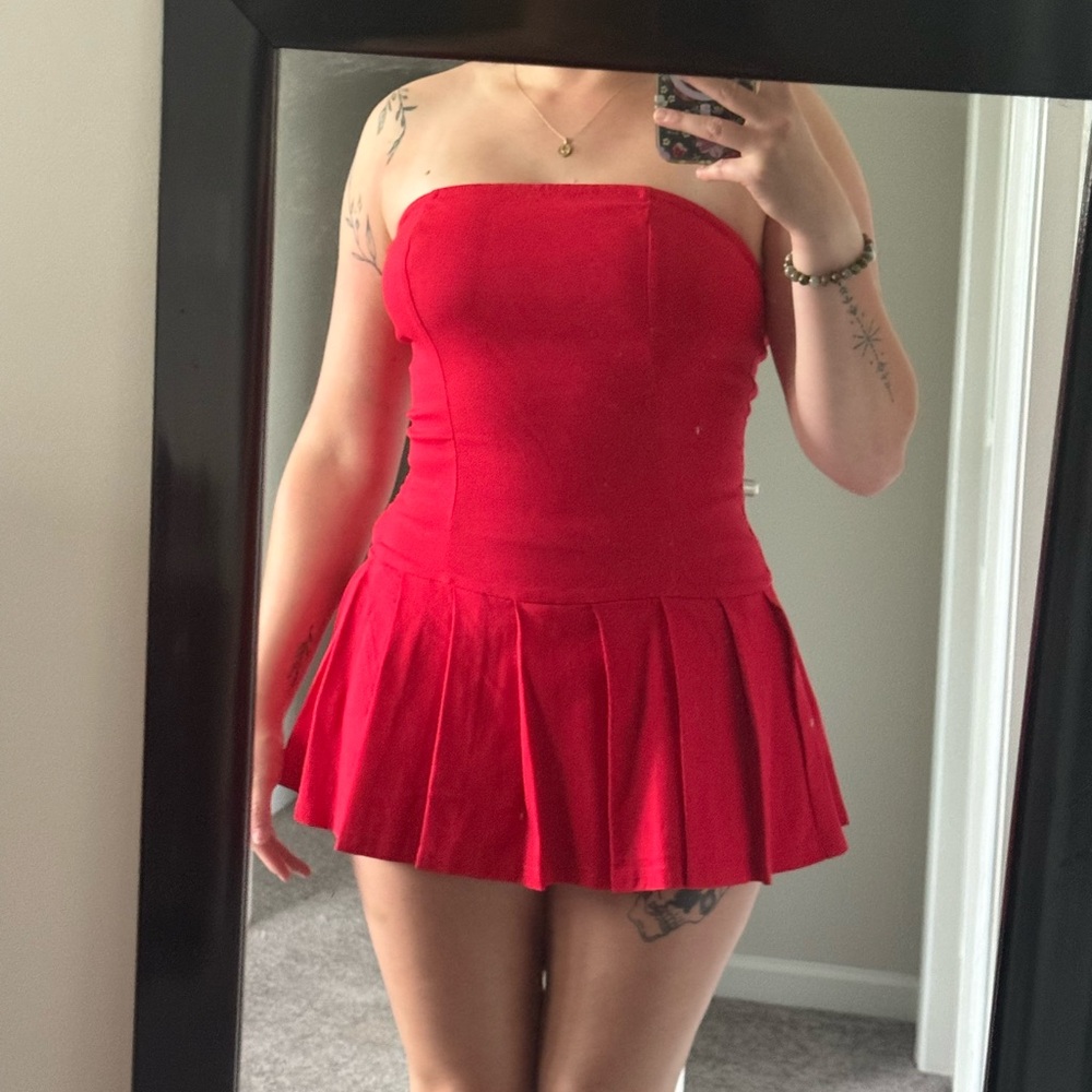 Amazon Red Strapless Dress